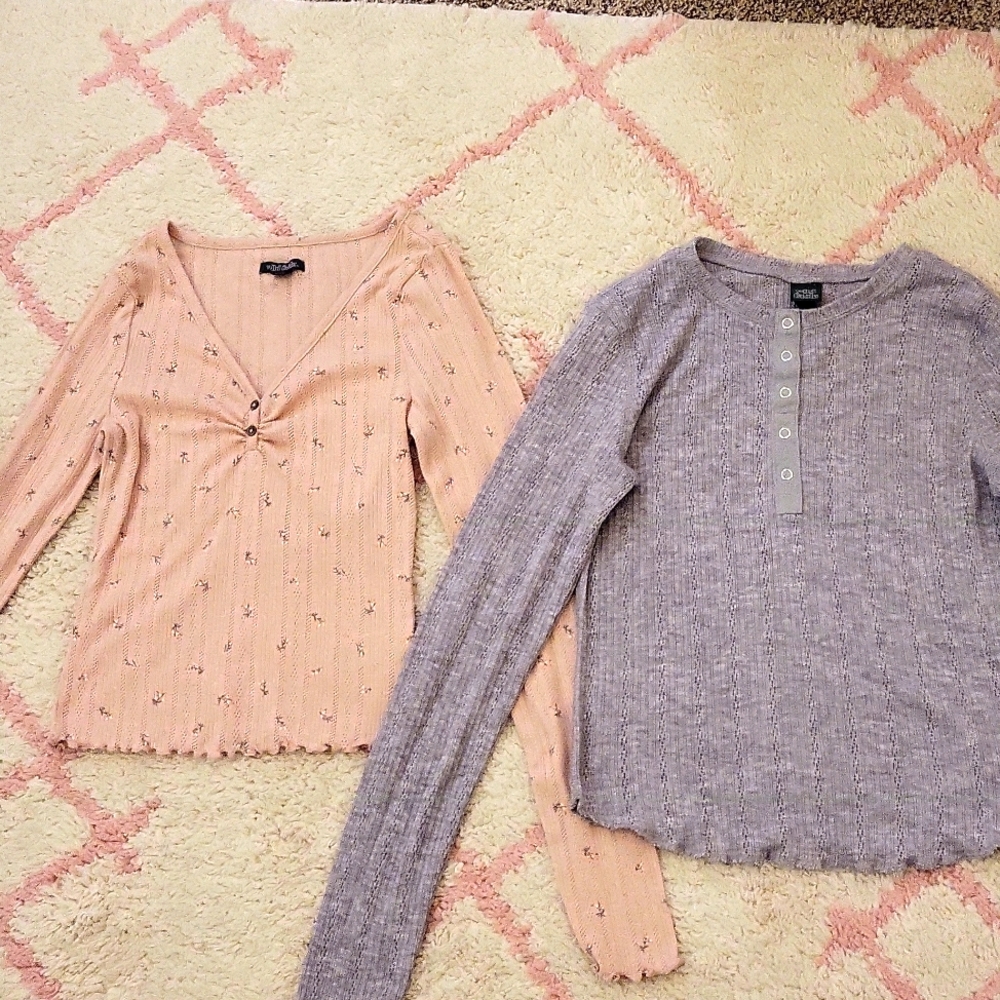 Two long sleeves.